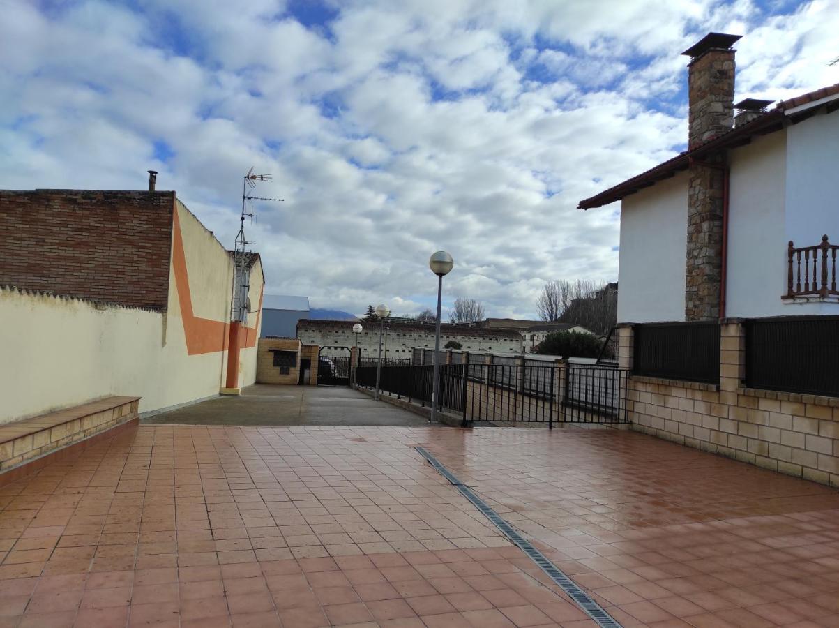 فيلا En El Corazon Del Barrio De La Estacion هارو المظهر الخارجي الصورة